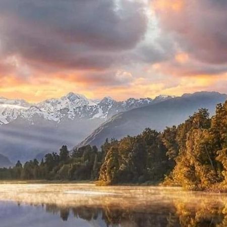 Misty Peaks Cottage フォックス・グレイシャー エクステリア 写真